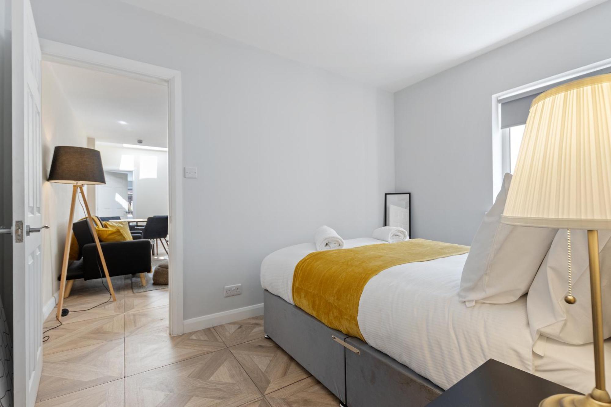 Modern Free Off Road Parking 2x Double 11 Apartment Nottingham