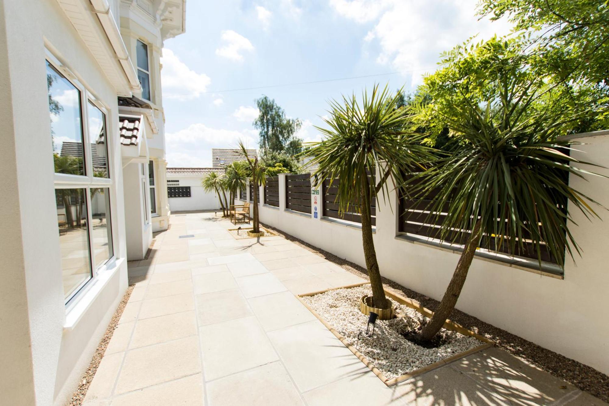 Apartment Modern Free Off Road Parking 2x Double 11